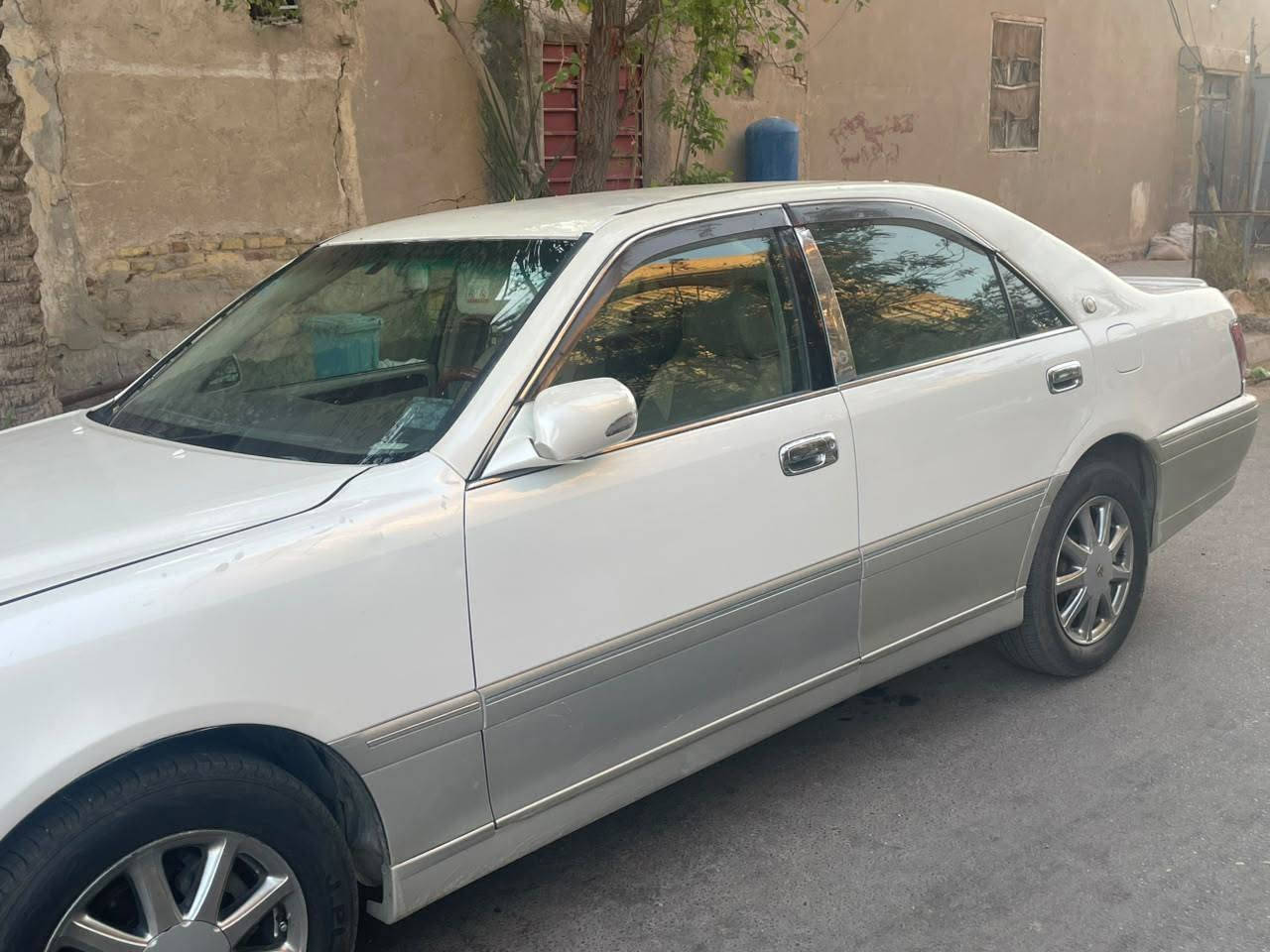 السلام عليكم ملكه موديل 2000تحويل ثاني يوم بأسمي مكفوله 
4دگم 
مكينه Vvt
تبريد ❄️ ثلج
حداديه جديده
ويل نجمه 
تخم تاير جديد
مكاني نجف
السعر 145 بيه مجال
الرقم ☎️***********
