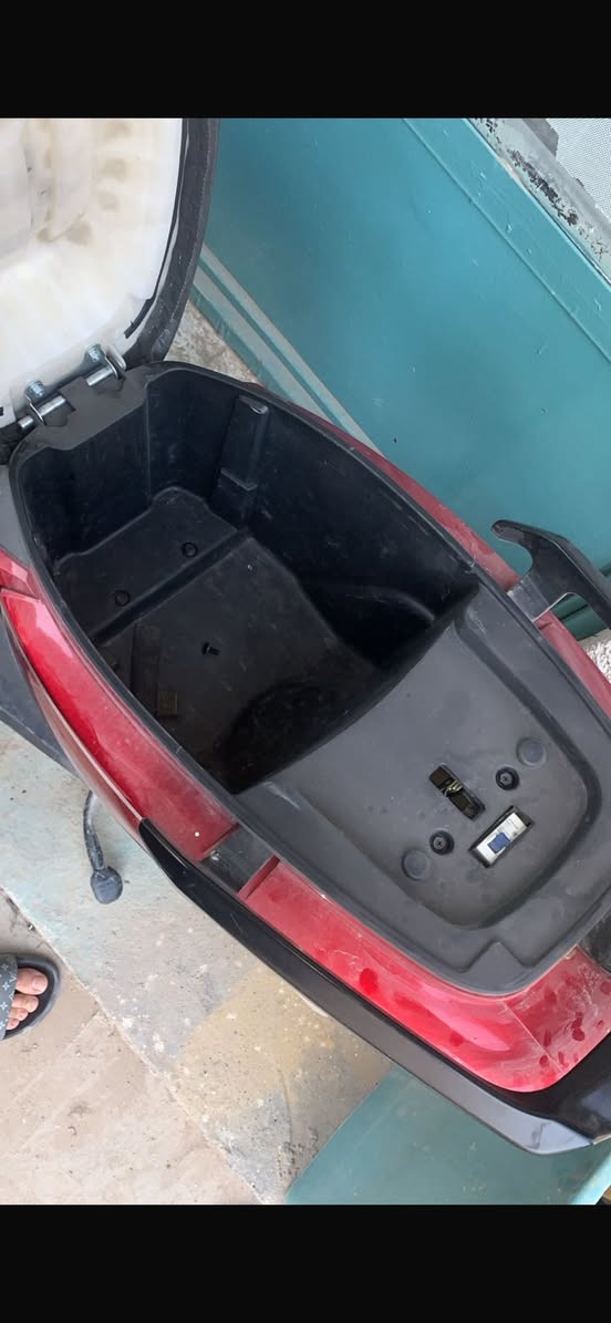 سلام عليكم للبيع دراجه شحن بصمه وسويج ست بطاريات للبيع ب450  مكاني كاظميه ***********
