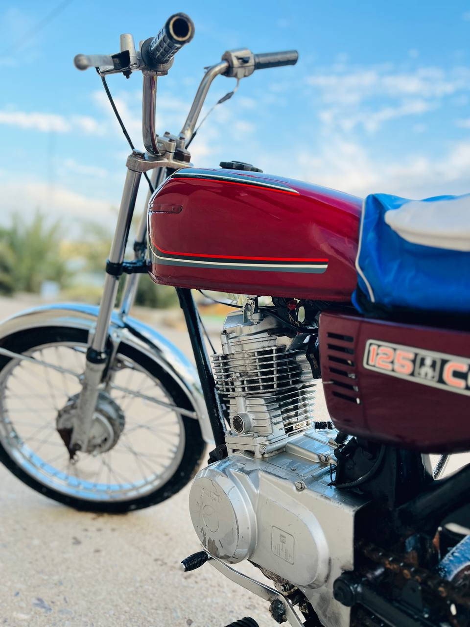 دراجه ناما ايراني ادوات گلك للبيع دراجه تعمير جديد محركها ناما الاصلي مامفتوح ومحركها ناعم ناعم بلمشي وناعم بلصوت وشرط لنعومه بمحركها ودراجه نضيفه وجديده مابيها اي نقص من كلشي جاهزه وكامله لدراجه تفحص بعينك وبيدك وتشوف ودراجه نضافتها مثل مابصور وكامله من كل شيء 

السعر : 425 الف 

العنوان : البصره قضاء شط العرب الجزيره 

للتواصل والاستفسار 
***********
