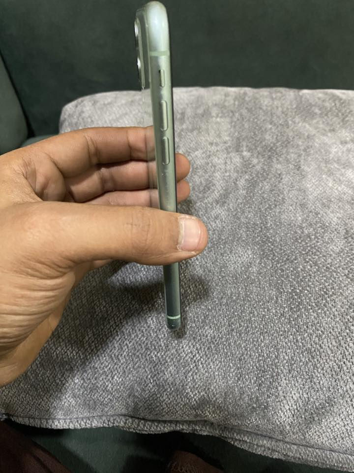 سلام عليكم 11 عادي جاهاز كلش نضيف وكله شغال فقط مبدل بطاريه اصليه ضمان فطور بصيطه بل ضهر ذاكره 64 عنوان شعب سعر 200رقم ***********
