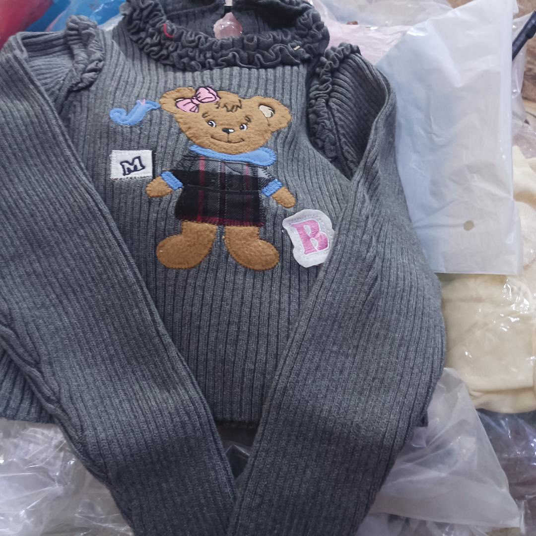 سلام عليم ملابس ولادي وبناتي يلبسن من عمر 3سنوات إلى ١٢سنه ومتوفر سويترات ولادي وبناتي وسعر يبدي من ٣٠٠٠ إلى ٨٠٠٠ دينار الموديل الي عيجبج/ك أخذي سكرين ودزه واتساب ***********
