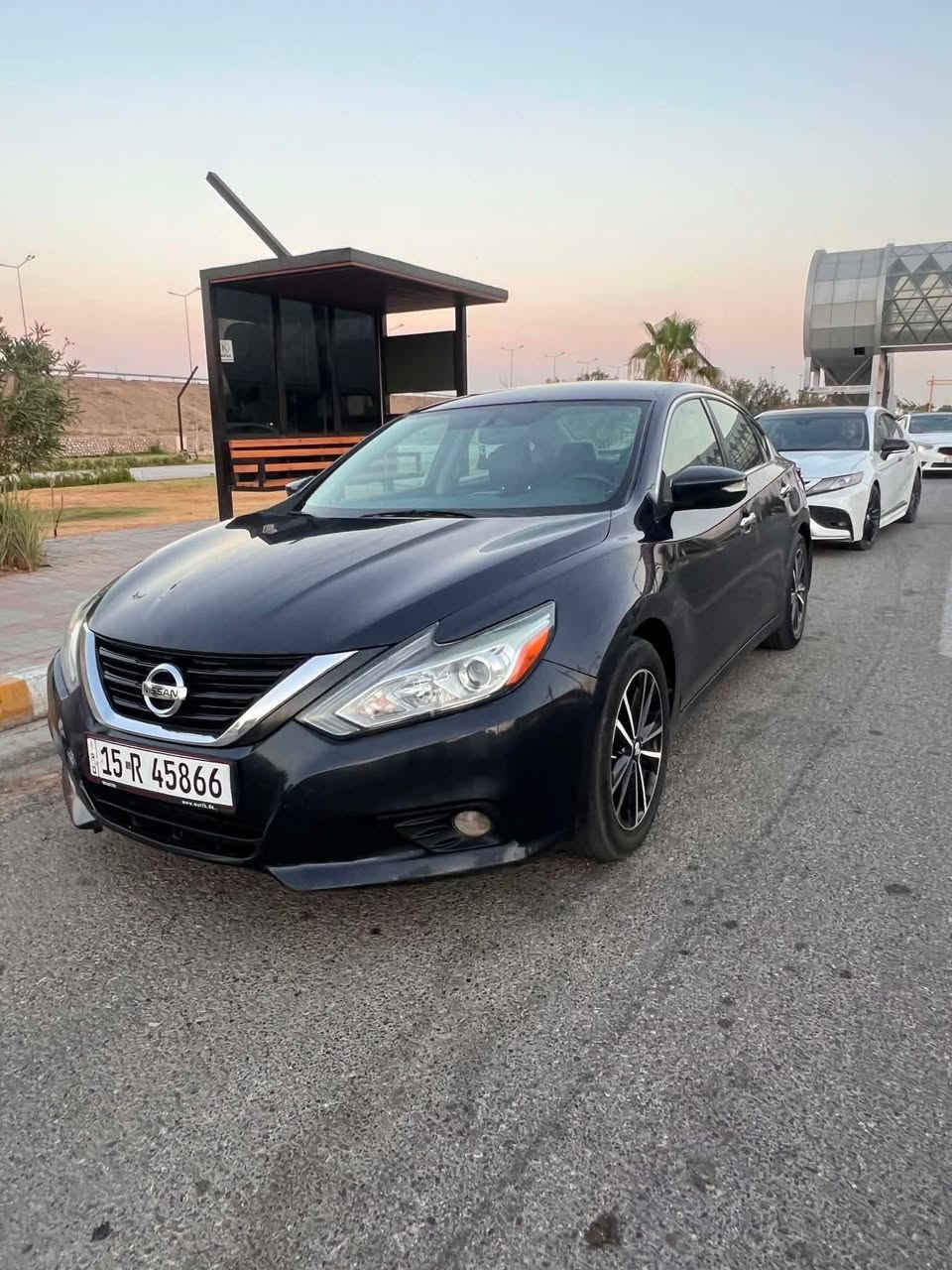 فول مواصفات عدا الفتحه مواصفات SL
بصمه 
تشغيل عن بعد 
كشانه جلد 
تدفئه بل كشانه 
كشنات كهرباء
رادار امامي و جانبي
مثبت سرعه كروز
كامره شاشه
تدفئه بل ستيرن
مانع انزلاق 
اشاير بل مري
حادثها قبق الجنطه راحع بارد
وبالعراق جاملغ يمنه ويسره شبر صبغ فقط
السعر ١١٠ و بيها مجال
للتواصل ***********
