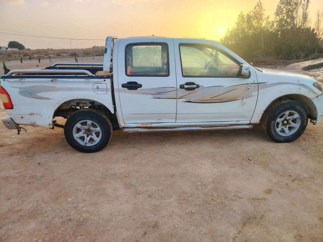 السلام عليكم سياره كنوه لبيع سياره حلوه ما نقصه اي شي سياره كابريته رقم سماوه راعيه موجود سعر 27بيه مجال مستعجل علئ بيعه 
*********** شراي ينتصل
