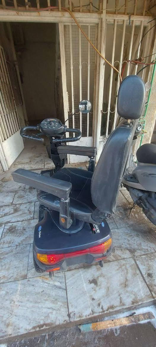 السلام عليكم كرسي متحرك للبيع نقصه بطاريه العنوان الصالحية مقابل وازارة البلديات. *********** نهاية 350الف امانة الله صعدوو المنشور ياارزاق اني مندوبه
