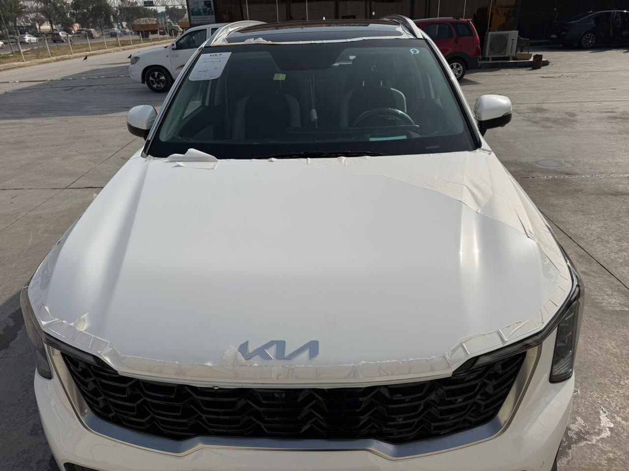 سلام عليكم سيارة سورنتو 2025 خليجي  بغداد ماشية  5500  ضمان الدولية  مواصفات كشن منفصلVIP 7راكب  محرك 3500   سيارة جديدة ما عدا ضربة بالصندوق الخلفي قليلة و موضحة عدكم بالصور 
محرك 6 سلندر ويل كب 20+ داتا شو 
تحكم ريمونت نضام ركن جانبي
كشنات الاماميه تحكم كهرباء كامل مع ذاكرة 
سقف بانورما 
حساسات امامي وخلفي وجانبي 
4 كاميرات محيطية 360 درجة 
تبريد 3 قطع 
صندوق خلفي كهرباء 
اضاءة لايت زينون + LED
نضام دفع امامي (FWD)
بردات خلفية
هاندبريك دكمة
لاستفسار  ***********
