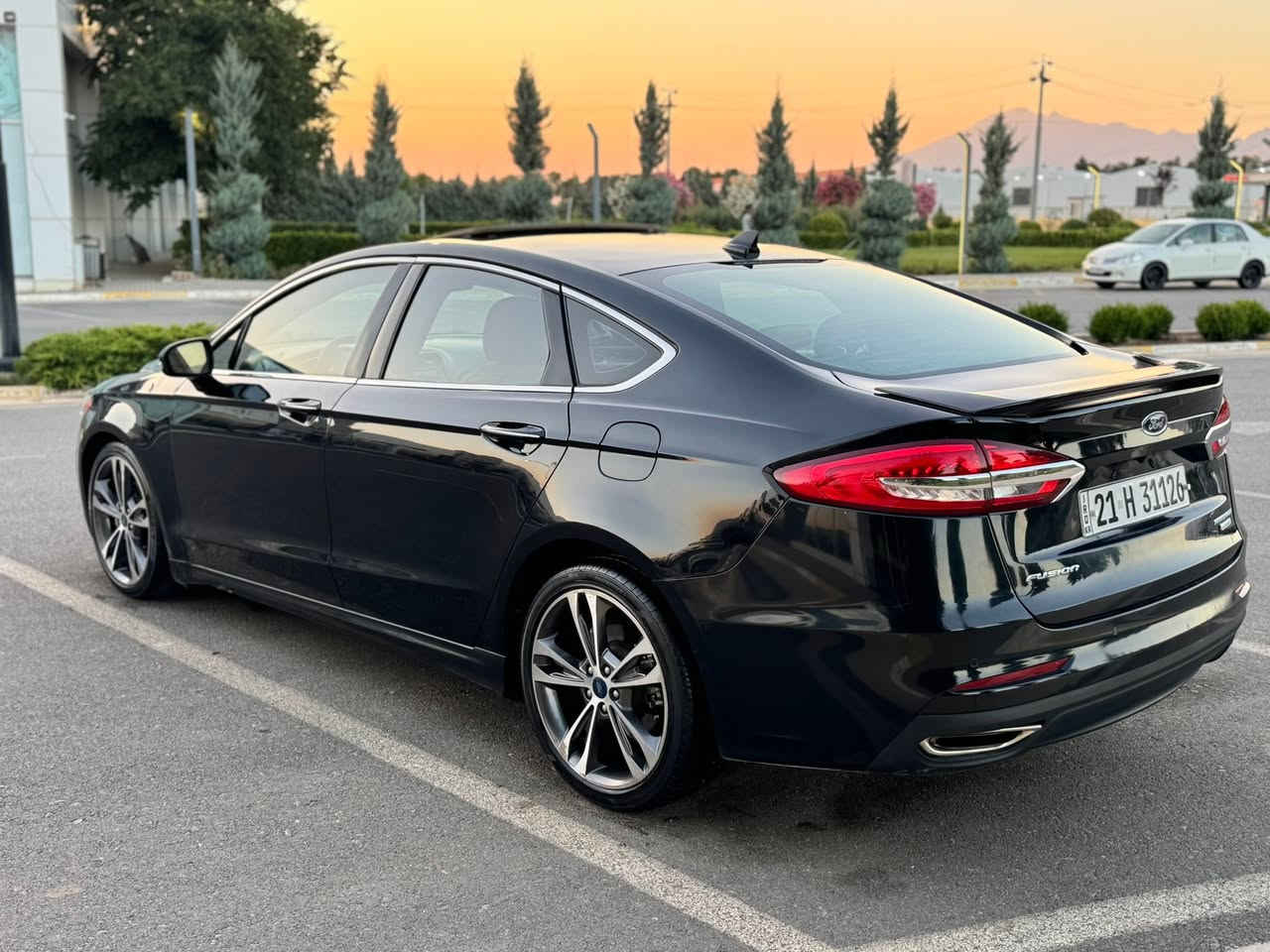 السلام عليكم
💎 فورد فيوشن موديل ٢٠٢٠
    
     💎 سيارة مواصفات فول الفول تيتانيوم 
       
     💎 محرك ( ٢٠ ) توربو  شرط مامفتوح 
    
     💎  مواصفات ( شاشة SONY _ ٣ شاشات _ كشنات جلد بيلادي _ تحكمات ستيرن _ گير عل ستيرن _ كشنات خزن _ كشنات تبريد او تتفيئة _ بصمة ابواب _ لايت ليد LED ) بعد هواي مواصفات . 

  ملاحضة /   بيها قطعتين صبوغ بيدون دواخل شرط 

                   سعر  ( 108 ) 💰 ورقة بيها مجال بسيط

  📍 مكاني السليمانية 
 
    ***********  📞
