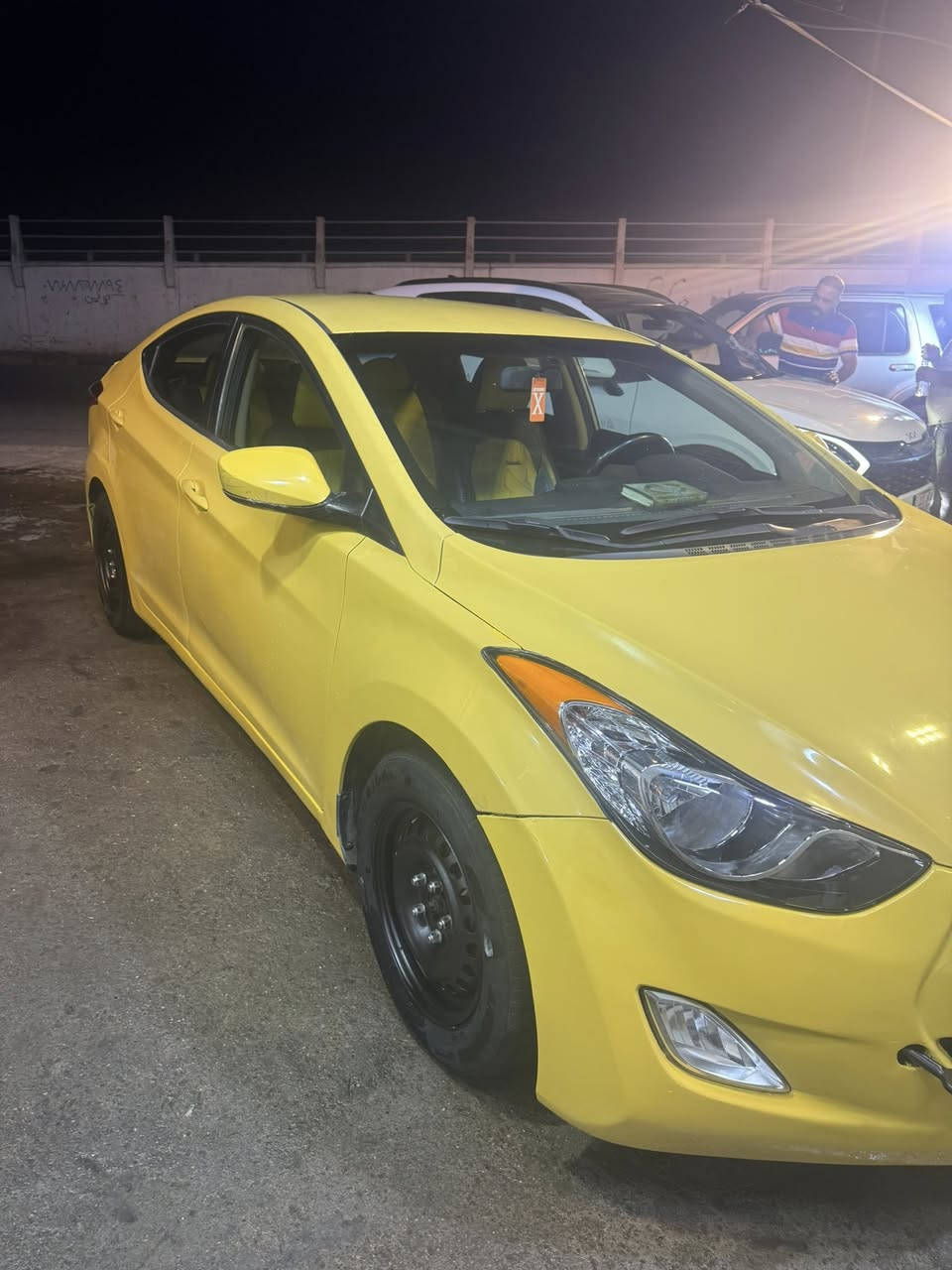 السلام عليكم النترهالبيع وارد امريكي حادثها جاملق امامي جهه سايق بدون داخل مكان بغداد حي القاهره سعر 93 بيها مجال ***********
