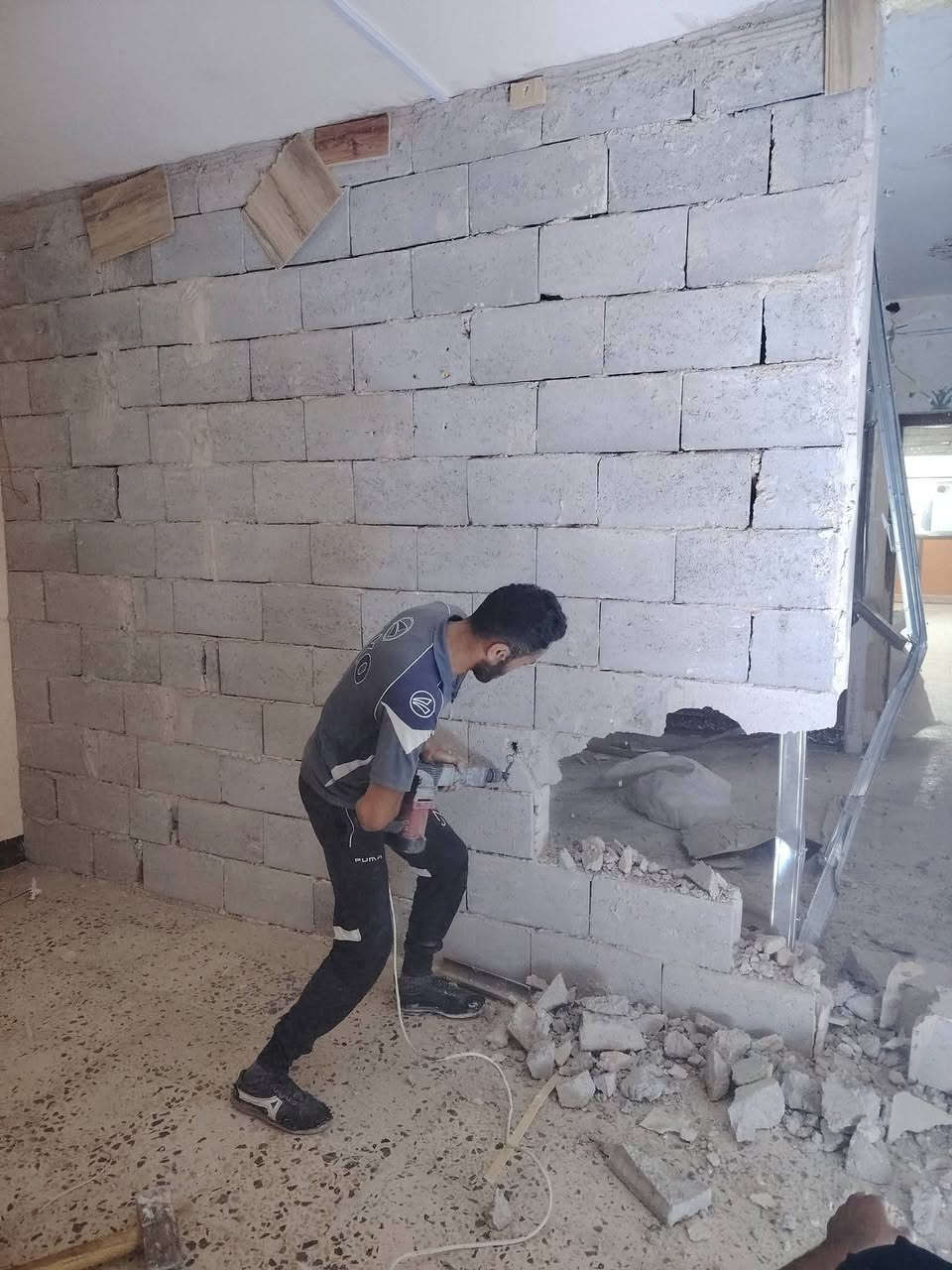 سلام عليكم  /  يوجد كادر عمل جاهز /  تصعيد مواد /  تنضيف بيوت /  تفليش /  تكشيط /  دفن نهري /  شقلنه ليل ونهار /  ومعداتنه جاهزه  ومالك دخل بكلشي تأخذ شقل جاهز مني سلمني شقل وتأخذ شقل جاهز / ماعليك بس تصال على رقم /// ***********
