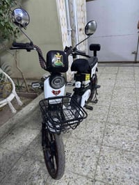 للبيع دراجة شحن   حجم 20 شركة HIS  4 كير سرعه 100  بلوتوث  5 بطاريات 2...