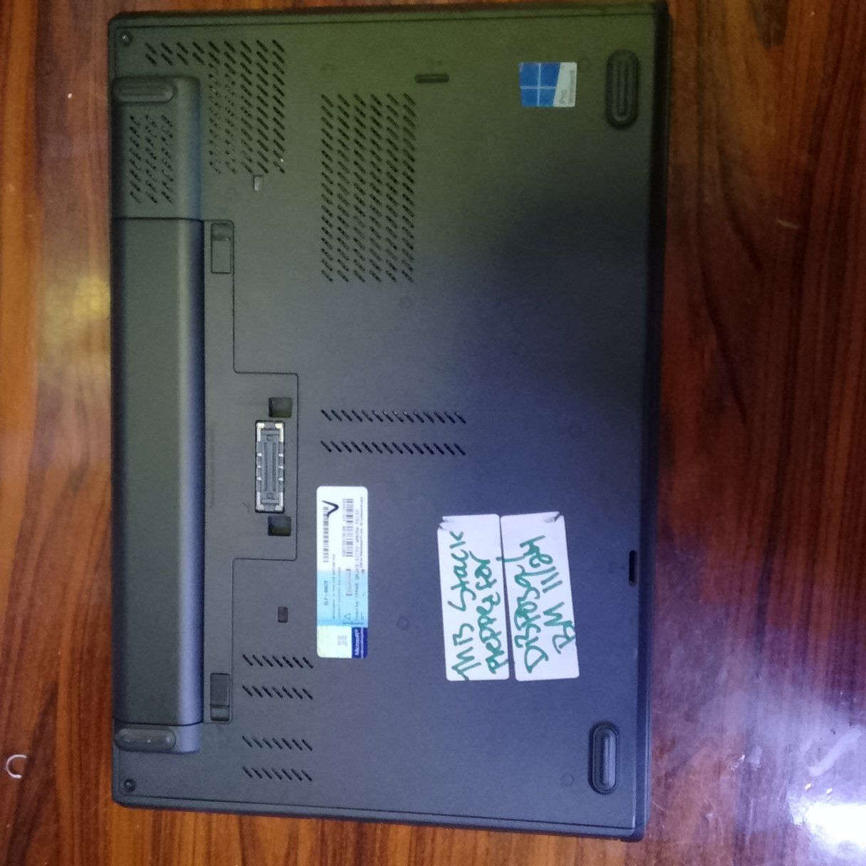 للبيع لينوفو 
لابتوب لينوفه قطعه نضيفه
المواصفات بل صوره 
المعالج كوراي5 من الجيل الرابع 
ويندوز 10 على 64 بت الحديث 
الرام 8
الهارد 256ssd السريع 
كرت شاشه 2 
بل شحن تصفح يطول عندك ساعاتين 
بل العاب ساعه 
بطاريه جديده 
السعر 170 الف بي مجال مكان موصل 
كيبورد عربي انكليزي كامره بي 
منافذ USB4
منفذ تجدي ام اي
بي سيدي للقراص 
حجم الشاشه14 

ويا الجهاز موس 
وشاحنه اصليه 
و الحقيبه جهاز مال بيت قطعه حلوه
شراي يتواصل بل تعليق او يتصل
***********
