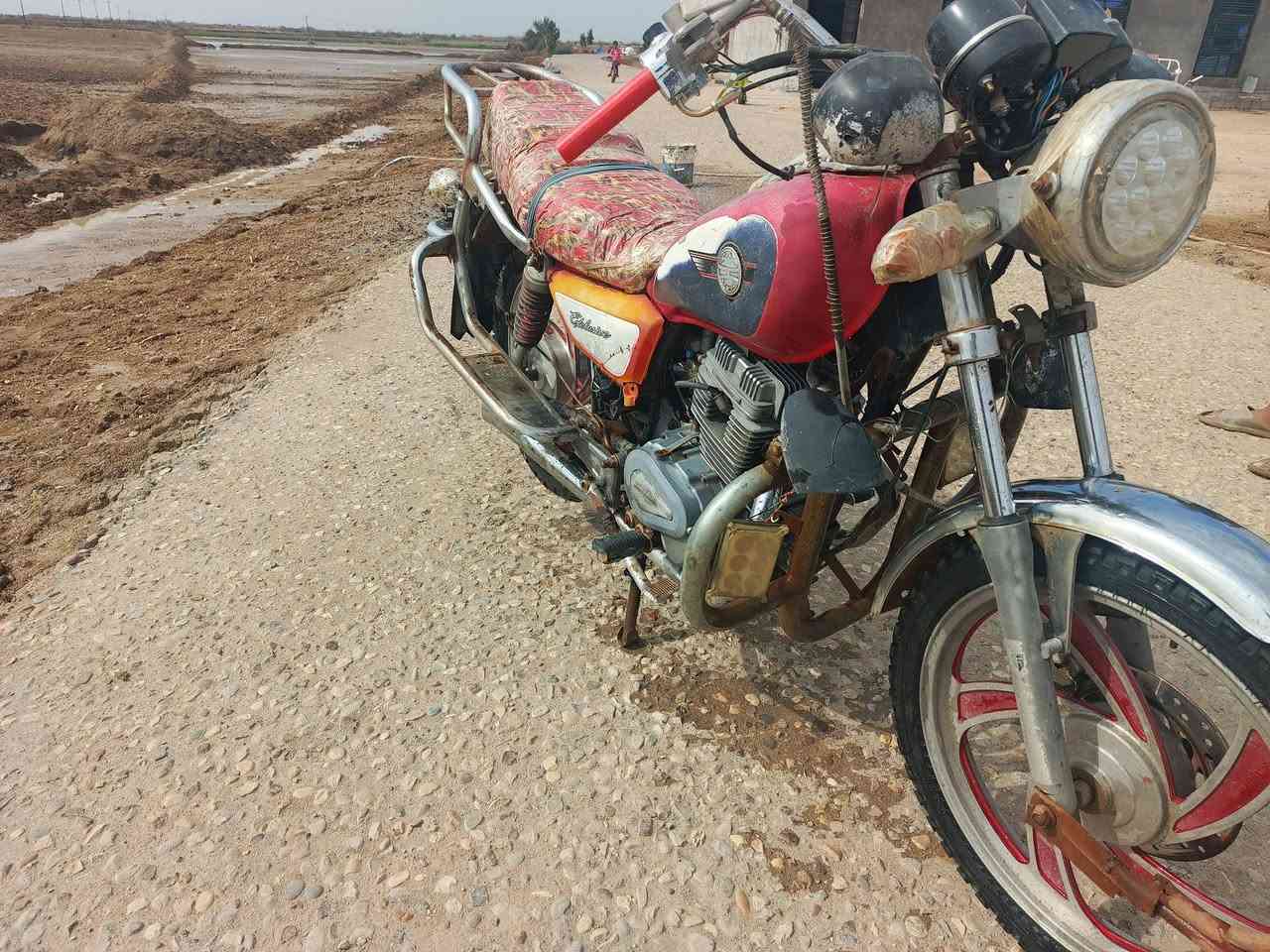 دراجه 2016 شغاله محرك نضيف كلش كهربائيات كلها شغالهب500 وبيها مجال ***********
