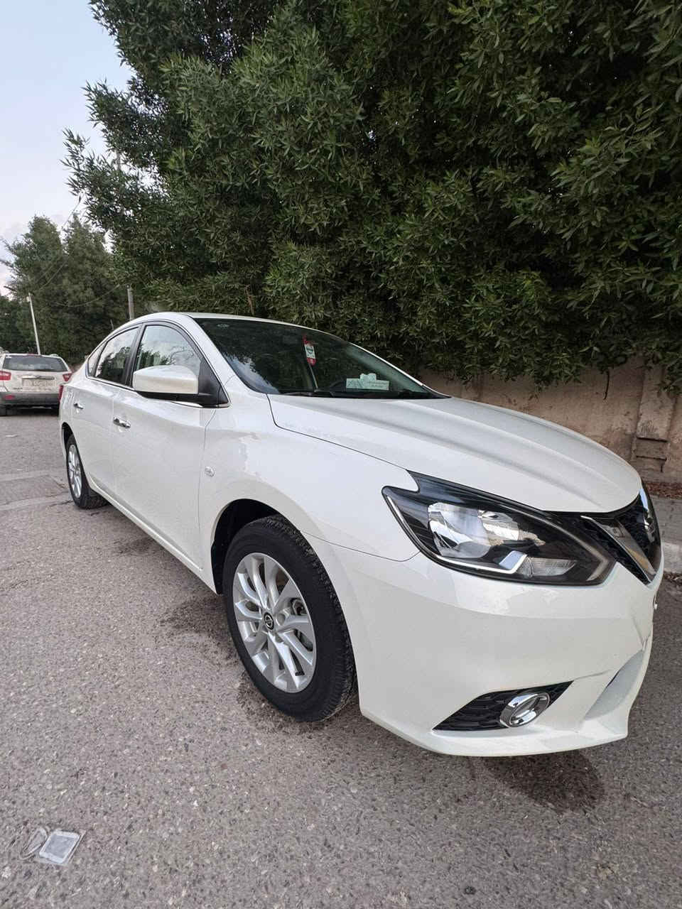 السلام وعليكم  نيسان سنتره موديل 2024
ماشيه 12الف تجميع صيني
مواصفات ويل كب شاشه كبيره مانع نزلاق اوتو ستوب حاملة نضارات يو اس بي 
كشافات زنون رقم اربيل 
سعر 130 
للاستفسار *********** البصرة, العراق
