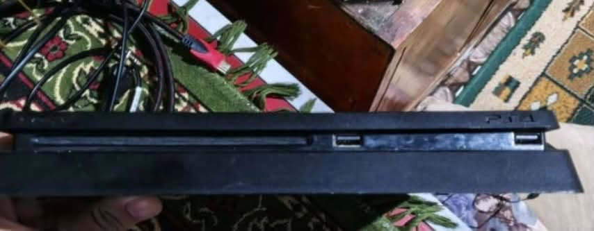 بليستيشن فور كامل ملحقات مداخل تصليح غير مره وحده فقط هوه تبديل عدسه البلي شغال نضيف بس الحافضه
 مشخطه 180


**إذا كنت صاحب هذا الإعلان وتريد حذفه لأي سبب، رجاءا أرسل رسالة إلى الدعم الفني**