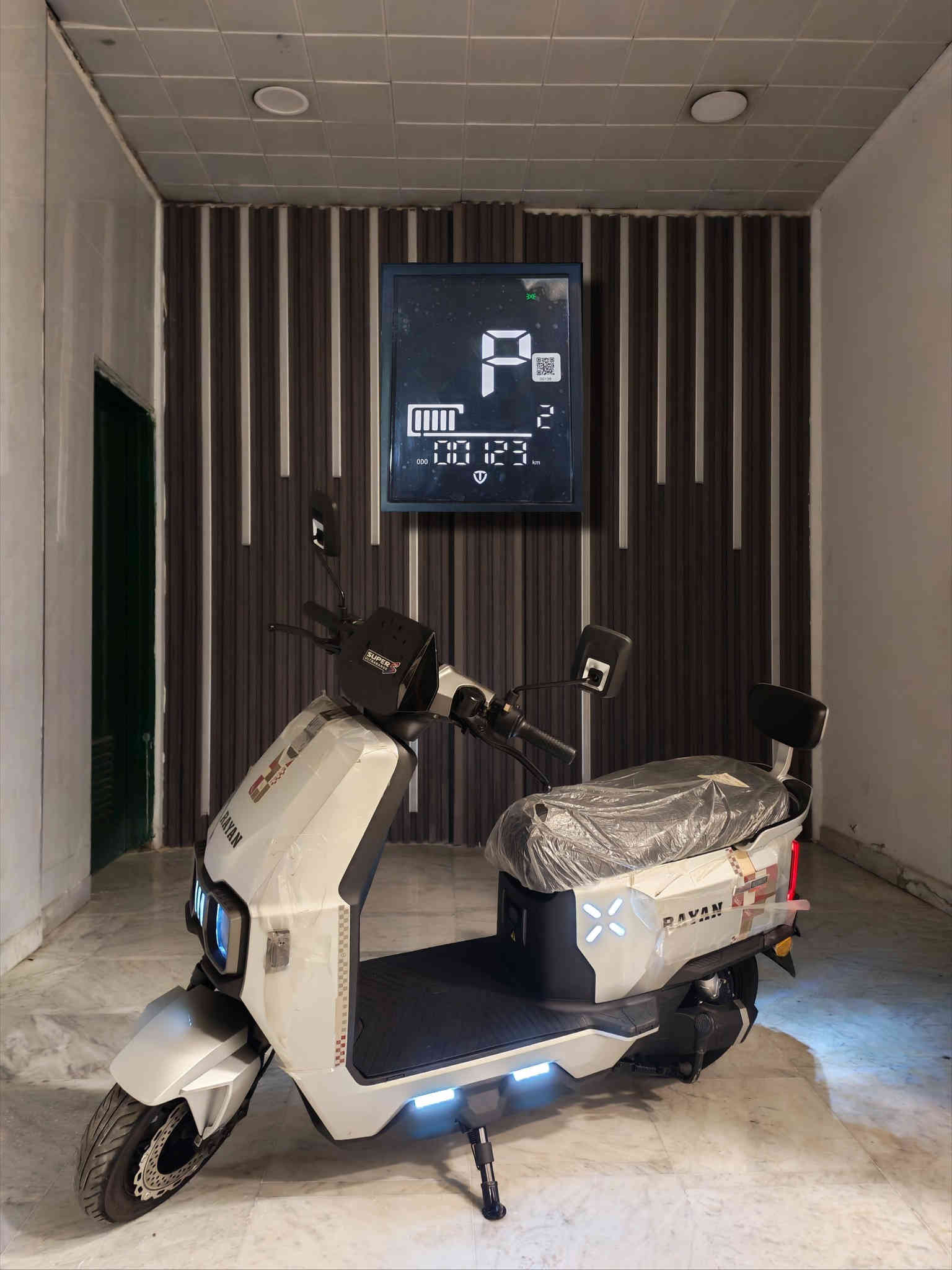 ﷽
{إنَ الُلُُه وَمٌلُائكِةِ يَصّلُوَنَ ْعلُيَ الُنَبّيَ
 يَاايَُْها الُذَيَنَ امٌنَوَ صّلُوَ عليه وَسِلُمٌوَ ْ تْسِلُيَمٌا}
                      ﷺ
سلام عليكم🙋
يسعدنا أن نُعلم متابعينا الكرامـ توفرت لدينا 
دراجه أم عيون👀 الجيل الثالث مستخدمه أخت الجديده  والطگ كارتون ما تفرقها عن المعروضه بالمحلات إطلاقـــاً
وبتصميم عصـــــري يناسب جميع الاذواق  
موصفاته 👇🏽
مواصفات ام عيون 👀
 6 بطاريه وبقدرة ملف 1200 واط شرط الشعله القويه سرعته كم 60 كم
وتقطع مسافه لا تقل عن ال 70 ال 80 كم
         بالشحــنه الواحــــــــده

تجي بنظام دبل إشاره وكروز تثبيت السرعه 
والدراجه من دون مبالغه راقيه ونعومه بالسياقه كوالتي
                    عالي جداً

السعر  950 الف 

العنوان بغداد شارع حيفا بالقرب من مدخل الشواكه ووزارة الثقافه  ***********

ويتوفر توصيل لباب البيت وإجرة التوصيل حسب الإتفاق
