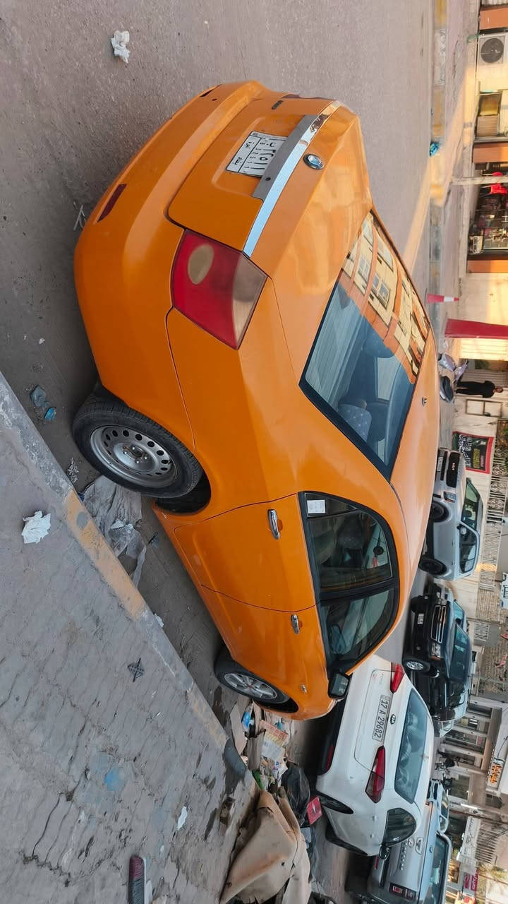 جيلي موبل  موديل 2011  سياره نضيفه مصبوغة عام أثر جراد بدون حادث تبريد يحتاج بس غاز مكانه ديوانيه سعر 44 وبيها مجال ***********
