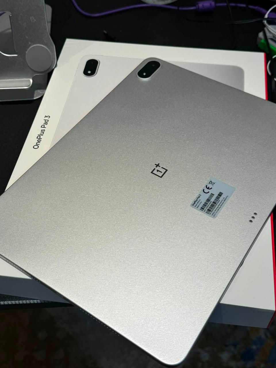 السلام عليكم ايباد للبيع one plus pad 3
الموصفات * المعالج: Snapdragon 8 Elite (أقوى معالج من كوالكوم حاليًا). 
* الشاشة: 13.2 إنش LCD (LTPS)
* الدقة: 3.4K (3392 × 2400)
* معدل التحديث: 144Hz متكيف
* السطوع: حتى 900 شمعة (HBM). 
* الرام: 16GB LPDDR5X
* التخزين: 512GB جهاز نضيف 100‎%‎100
التواصل : *********** وتساب واتصال
