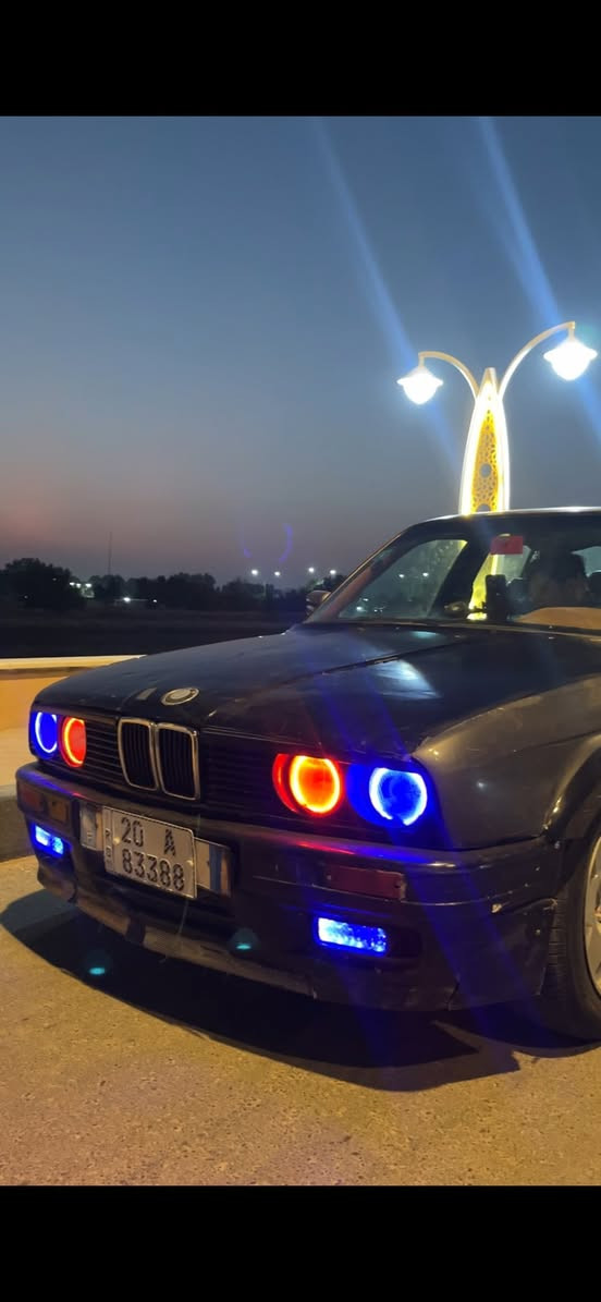 السلام عليكم 
BMW E30 
زعره للبيع السياره نظافتها كدامكم عوزها ترتيب بسيط السياره كامله ما نقصها شي ملاحظات بسيطه محركها 25 مفتوح كشنات دوشمه جديد جام كهربائي كير ومحرك وتحويل بشرط كير اوتوماتيك راعيها بغداد سعر السياره 38 وبيها مجال السياره شلعه ومعدل وبيها نظام كزوز على ريموت مكاني ناصريه مركز موجود ماسنجر واتساب تتصل وبالخدمه 
***********
