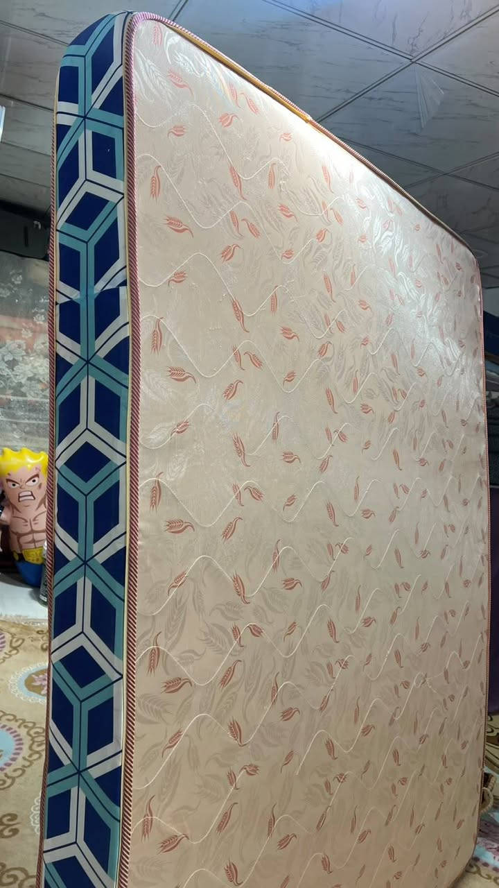 دوشك نفرين جديد كلش واستعمال قليل نظافته 90 % الشراي يتواصل على الخاص او الاتصال بالرقم *********** قياس الدوشك 200*160
