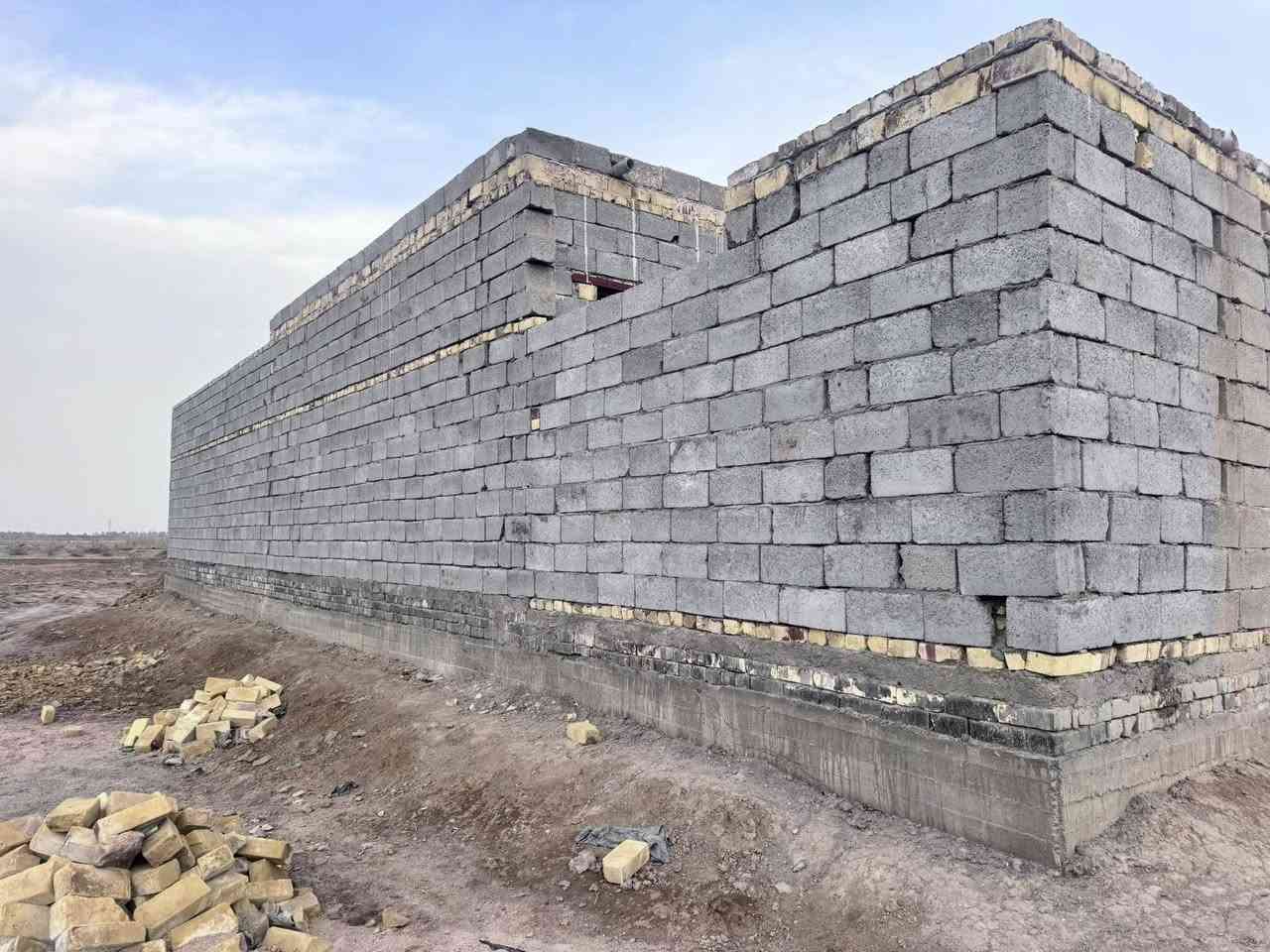 للبيع – هيكل بيت مبني بالكامل (بدون تسقيف)

📍 الموقع: رفاعي – طريق أبو لماش
حي عدل، قريب من الحقل

📐 المساحة: 160 متر مربع

🏗️ الوصف:
البيت هيكل مبني كامل، بس قرف مامسكوفات 

🌟 المنطقة:
منطقة حلوة ومرتبة، ما بيها إزعاج، مناسبة للسكن العائلي وهادئة.
***********

📞 للاستفسار أكثر على الخاص

⸻
