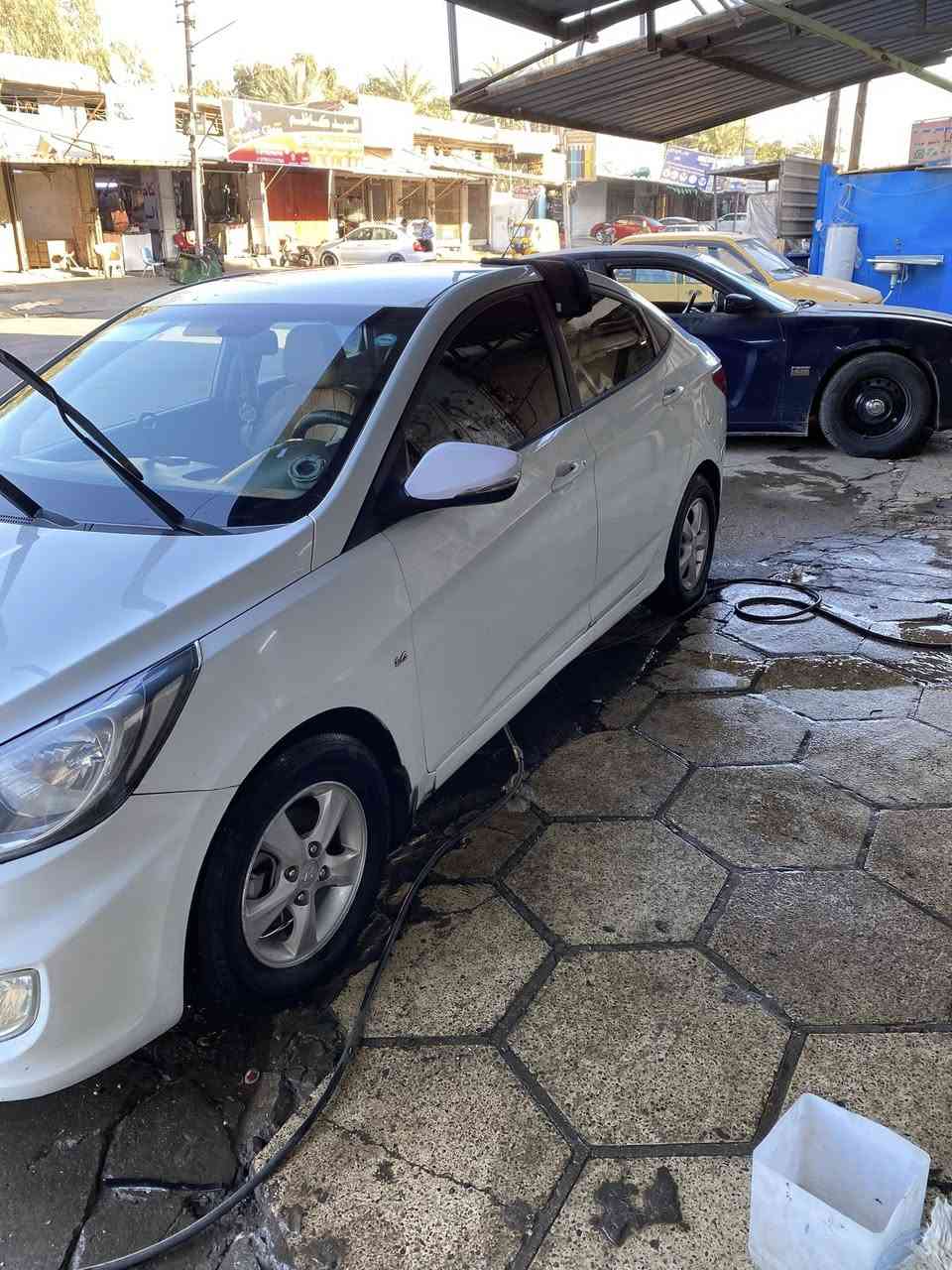 اكسنت2012 خليجي   محرك 1600  دوش

اشاير مري 
تحكم ستيرن 
رقم السليمانية انكليزي 
تخم تايرات جديد  
بيه صبغ الدوسات تكحيل  الباب الأيسر 
مكاني بغداد
***********
