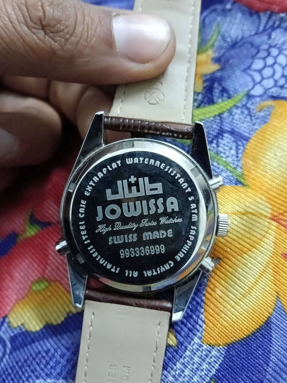 ساعة Jowissa Ginebra سويسرية فاخرة - أناقة وأداء سويسري
الوصف:
لعشاق الفخامة والجودة السويسرية، معروض للبيع ساعة Jowissa الأصلية من مجموعة Ginebra Sport. ساعة تجمع بين التصميم الكلاسيكي واللمسة الرياضية، مثالية للمناسبات الرسمية والاستخدام اليومي الراقي.
أهم المواصفات:
الصناعة: سويسرية بالكامل (Swiss Made) 🇨🇭.
الموديل: J7.005.L (Ginebra Chronograph).
المحرك: حركة كوارتز سويسرية (Swiss ETA) دقيقة جداً.
الزجاج: ياقوت  (Sapphire Crystal) مقاوم للخدش تماماً.
الهيكل: فولاذ مقاوم للصدأ (Stainless Steel) عالي الجودة.
الوظائف: كرونوغراف (توقيت)، عرض التاريخ، ونظام وقت 24 ساعة.
الحزام: جلد طبيعي فاخر باللون البني بنقشة التمساح
السعر خاص


**إذا كنت صاحب هذا الإعلان وتريد حذفه لأي سبب، رجاءا أرسل رسالة إلى الدعم الفني**