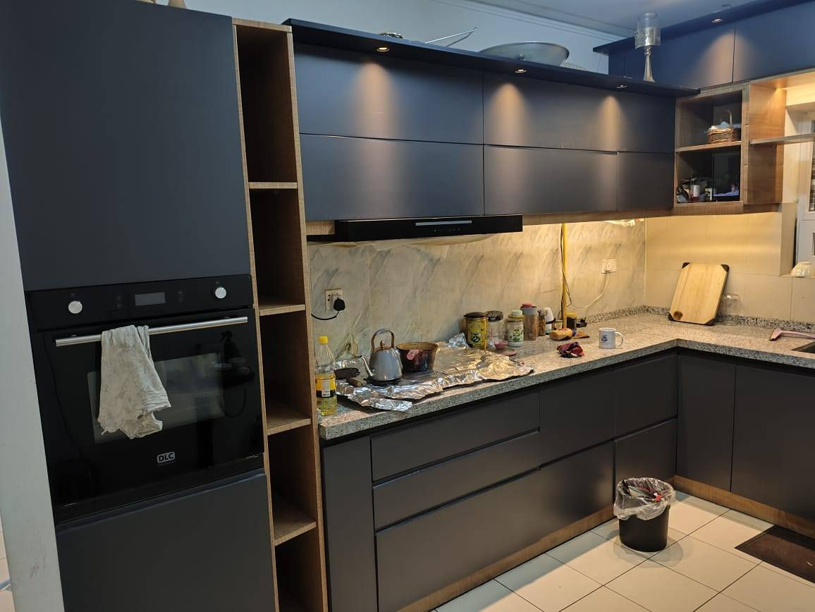 كاونتر hdf درجة اولى حتى الرفوف hdf مرمر طبيعي تصميم متعوب عليه البيبان السود شغل خاص من اربيل الكاونتر كلفني ٣٠ ورقة يرهم لشقة ١٤٠م شرقي
طبعا اكو هوسة فوك الكاونتر لان الصور اخذتهن من كاعد اشيل الغراض
ملاحظة ابيع فقط الكاونتر عدا الاجهزة الكهربائية
***********
