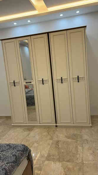 السلام عليكم 
غرفة بناتي للبيع مستعمل بس اثاث نظيف بدون اي اضرار 
عدد القطع ٦
كنتور 
طابورية
ميز تواليت 
سرير 
كوميدي 
ميز دراسي 
 السعر ٦٥٠ الف  
للتواصل الاتصال على هذا الرقم 
***********
