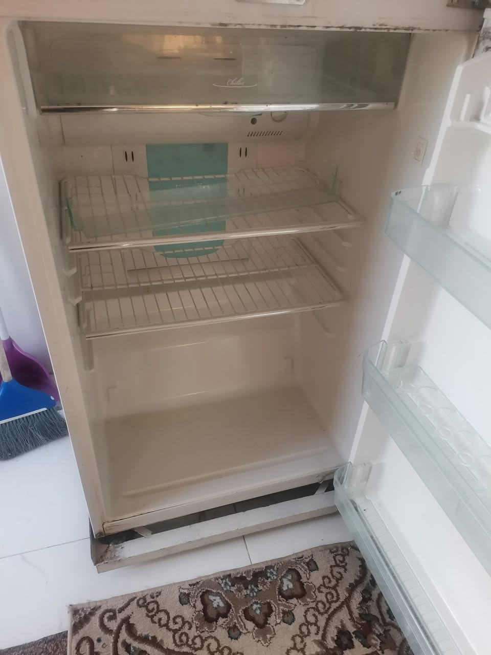 ثلاجة نظيفة توشيبا الياباني نظيفة محتاج ورايد ابيعها السعر 100 للتواصل
***********
