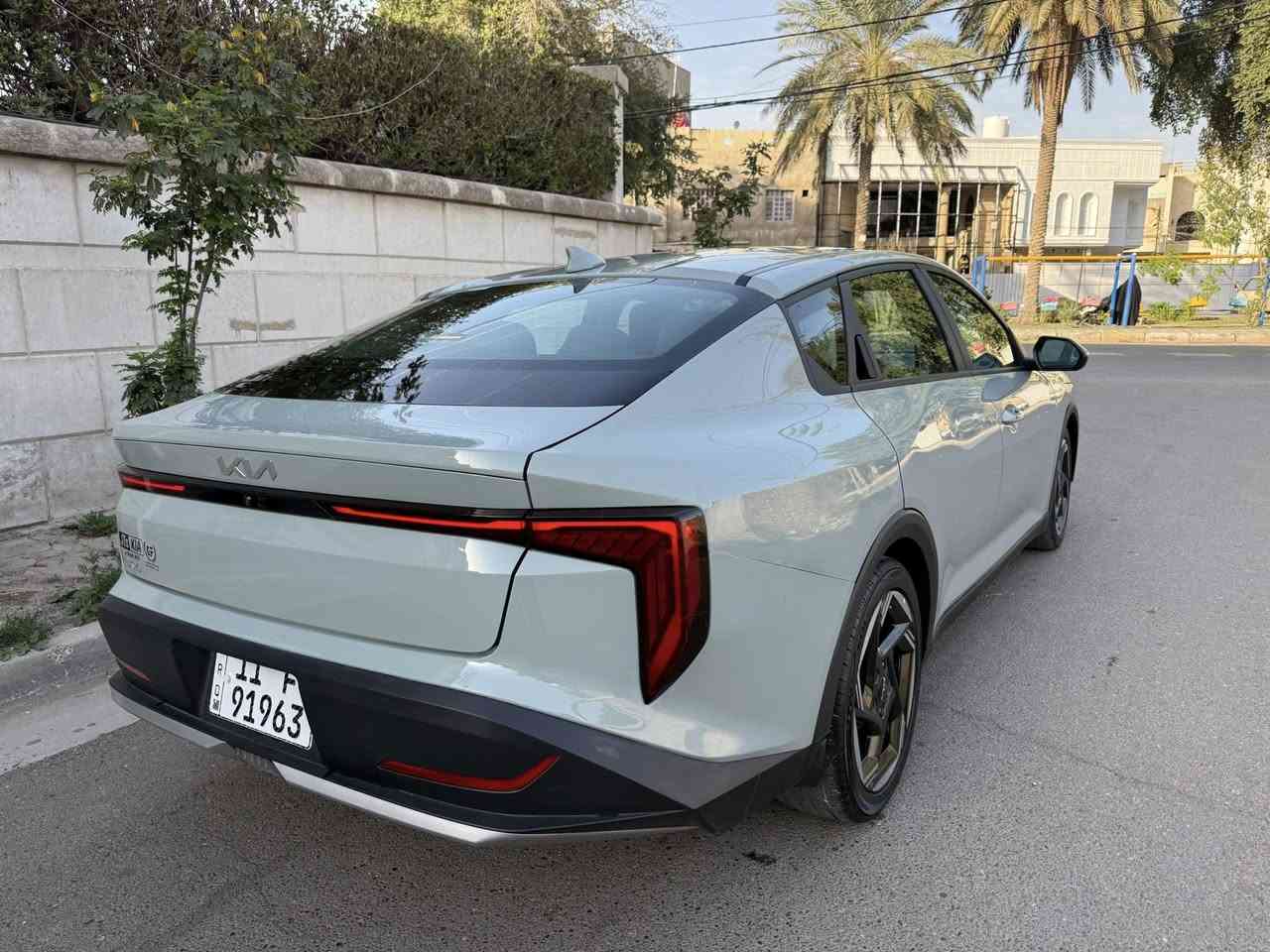 السلام عليكم
سيارة K4 موديل2025 
اللون المميز سموك أرغب من اللون الابيض 
محرك 2000دوش
كير ايتي بلادي 
سياه حادث بسيط موضح في الصور.
مواصفات//
بصمه
تشغيل عن بعد
بصمه ابواب
بصمه جنطه 
شاشه متصل حجم كبير
منافذ شحن خلفيه
سايد بريك كهربائي
مانع انزلاق
نقطه عمياء
اشاير ترحيب نبريد لمس
شحن واير لس كامره خلفيه دقه hd
تحكم وضعيات قياده 
فول تحكم ستيرن
فول قيادة ذاتيه مع تحديد مسار
رادار امامي وخلفي وجانبي
فول حساسات توقف ذاتي
لد أمامي مع عدسات زنون
لد خلفي
صندوق السياره ذكي يفتح ويرحب عندالاقتراب من السياره
♦فول مواصفات بدون البانوراما فقط.
♦السياره جديده وضع الوكاله 
ماشيه 24
السعر 182
العنوان محيط الكاظميه موبايل 
***********
