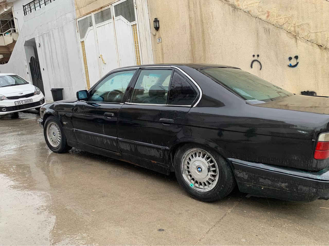 BMW E34 520
بەناوی خوا 
بیئێم  520 گێڕعادی
مۆدێل 1994
لایت ئەڵقەو ئەیبیئێسو دەبڵ ئێرباگ 
کوشن جڵدە 
کارەبای هەموگیانی مەزبوتەو ئیشەکات
سەیارەکە علوجەو ماڵی مەدەنی بەشەرت
گێڕو مەکینەو ئەکسلی بەشەرتی هەزار فیتەر
ماشەڵا زۆر بەقوەتەو کلاجی سەقەری لەسەرە
ساڵۆنسای بیلادە
شوێن سلێمانی کانیبا
سعری تەنها 19گەڵا
تکایە موشتەریمنیت سەریمنو خۆشت مەئێشێنە
لەگەڵڕێزم السليمانية, العراق


**إذا كنت صاحب هذا الإعلان وتريد حذفه لأي سبب، رجاءا أرسل رسالة إلى الدعم الفني**