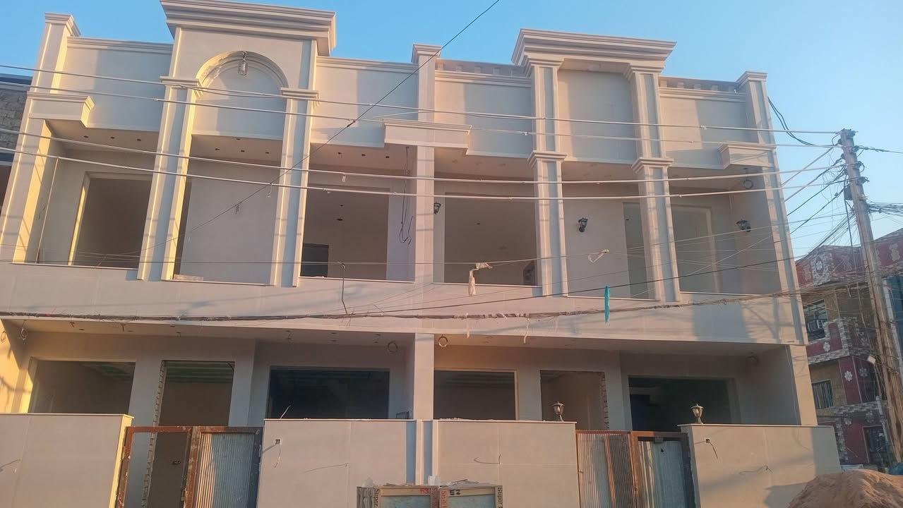 مشتملات للبيع عدد3
1. 80م
2. 60م ركن
 3. 60م
..........
مشتمل مساحة80م
مدخلين استقبال ومطبخ مغزول و4نوم وخدمات في 3
..........
مشتملات عدد2
مساحة المشتمل الواحد60م ركن وعادي
استقبال ومطبخ و3نوم وخدمات في 3
.........
موقع المشتملات الشعب  على شارع عرنض 20م
........
مراجعة مكتب الامين بادارة ابو ايمن الحميداوي
***********
