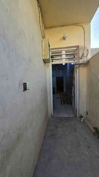 سلام عليكم بيت نضيف وحلو بنيان طابوك درجه أوله صب كونكريت مساحته ٨٠ مكان كوفه براكيه طبو سند ٢٥  السعر ٢٤ بي مجال  رقمي ***********
