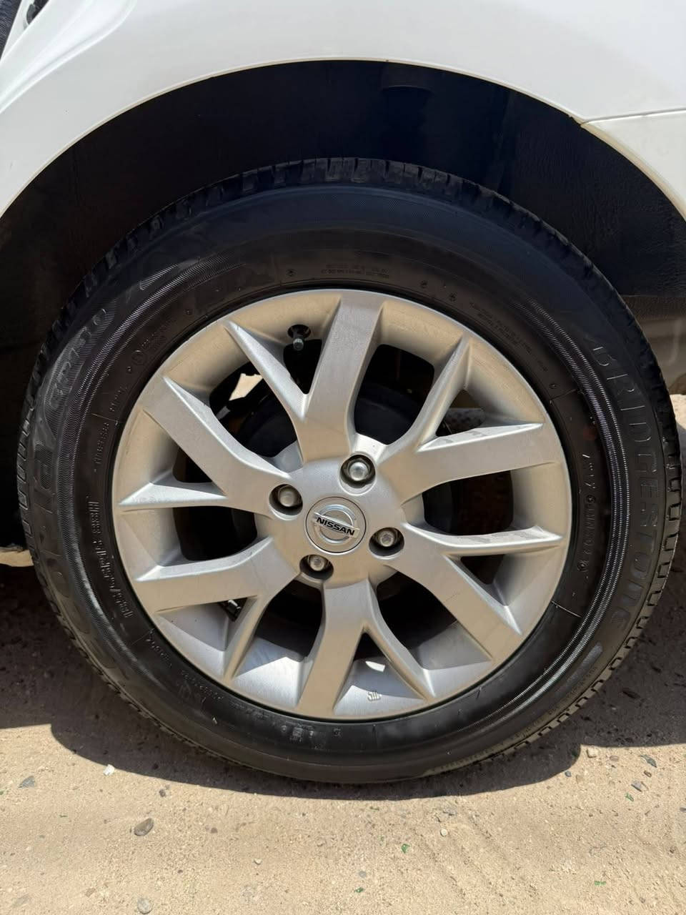 🚗 للبيع: نيسان صني 2024 (الهندي - المرغوبة) 🚗
​السلام عليكم شباب.. عارض سيارتي للبيع وبمواصفات توب ونظيفة جداً بحالة الوكالة:
​🔹 الموديل: 2024 (الهندي - المونتاج المرغوب، أم البليتة الزرقاء).
​🔹 المسافة المقطوعة (الماشية): 12 ألف كم فقط (شبه زيرو).
​🔹 الرقم: أربيل.
​🔹 حالة البدي: مكفولة من الصبغ والبارد (بحالة الوكالة) 🛡️.
​✨ المواصفات (فول مواصفات):
​☑️ شاشة بلادية أصلية.
​☑️ تحكمات ستيرن كاملة.
​☑️ ويلكاب بلادي مميز.
​☑️ 4 جامات كهرباء.
​☑️ اريال الزعنفة الخلفي المميز.
​السيارة بحالة الوكالة، ما تحتاج أي مصروف، وجاهزة للتحويل مباشرة.
​📌 المكان: بغداد - المنصور
💵 السعر: 125 ورقة (دفتر و25 ورقة)
📞 للتواصل والاستفسار (واتساب فقط): ***********
