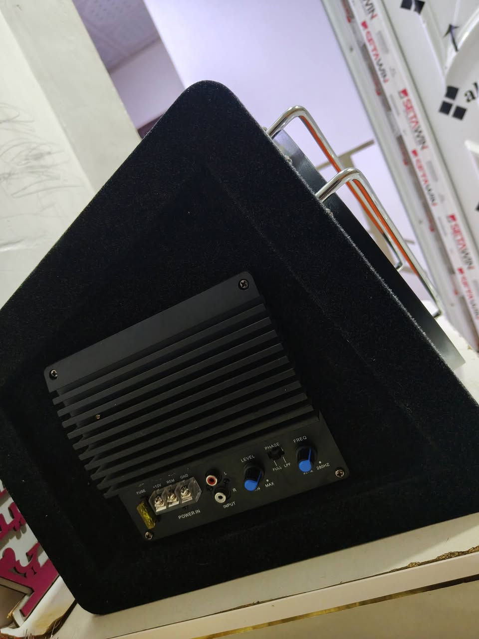 مضخم صوت جديده مستخدم سبوعين سعر 65عنوان حي الكرامه ***********
***********
