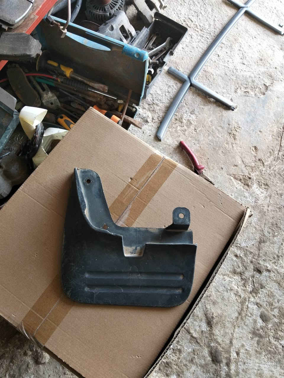 سلام عليكم من رخصت مدير الكروب محل سعد الاصلي لبيع قطع غيار استاركس بانسب الاسعار المكان ذي قار قضاء الرفاعي الرقم ***********+  ***********
