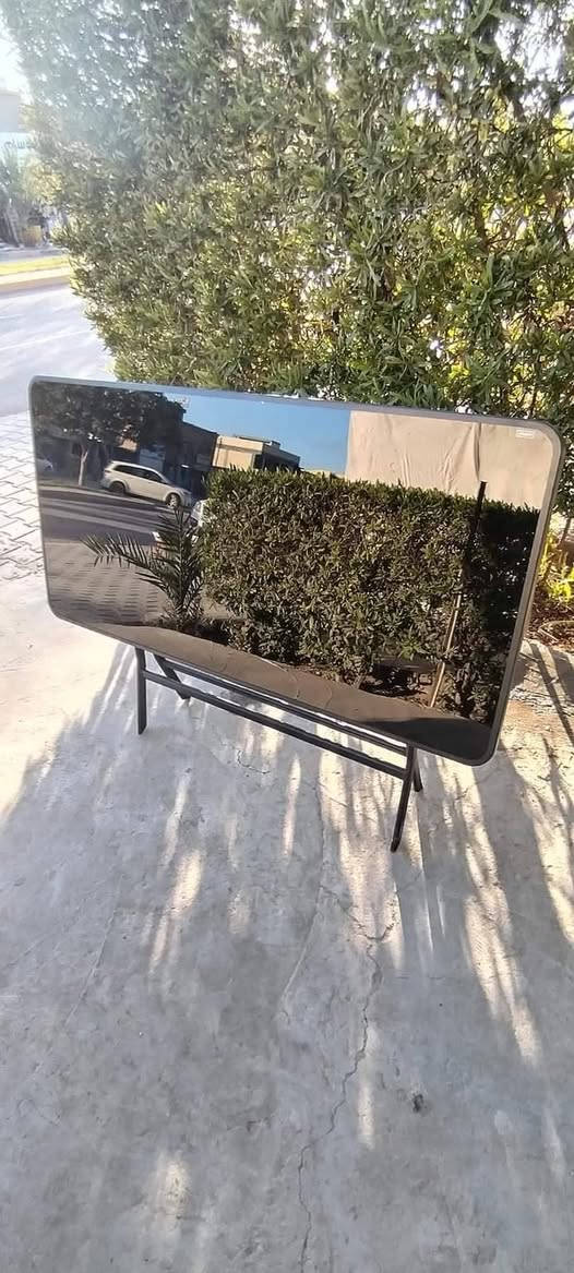 السلام عليكم ميوزه للبيع جدد بالكراتين بعدهن مامستخدمات جام 10 ملم ضد الكسر قياس 60 في 60 70'x70 اومترx70 العدد 100 طاوله  للاستفسار ***********
