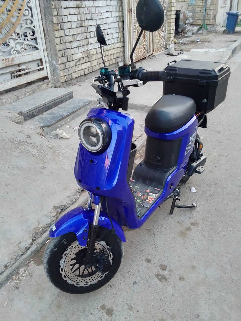 سلام عليكم دراجه شحن للبيع 009 ريان دراجه كفاله عامه بيه هواي مواصفات بطاريات قبل سبوعين مبدلهن جدد كلهن 32 امبير برغي نقص ما بيه مكان بغداد بلديات واتساب ***********
