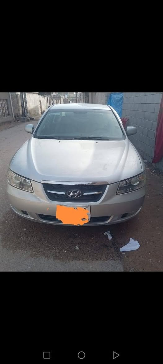 سلام عليكم سيارة ادوات كصة جنطة فول مواصفات ما عدا الفتحة مكينة كير حدادية تبريد ثلج سوناته السياره جديده معنه الكلمه والعنوان بصره ***********
