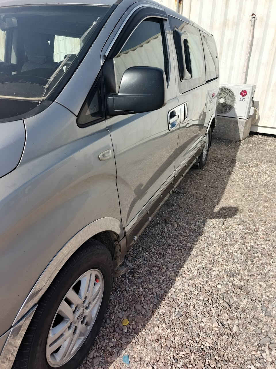 السلام عليكم ستاركس 17 اصل رقم وسنويه جديد سنويه 2030 تنتهي سياره حلوه حداده نص عمر مكينه وكير سبلاين 7 لاتبخير ولا تنقيص تبريد كهربائيات كله شغال مكاني بصره كرمه علي / سعرها 215 وبيه مجال / ***********
