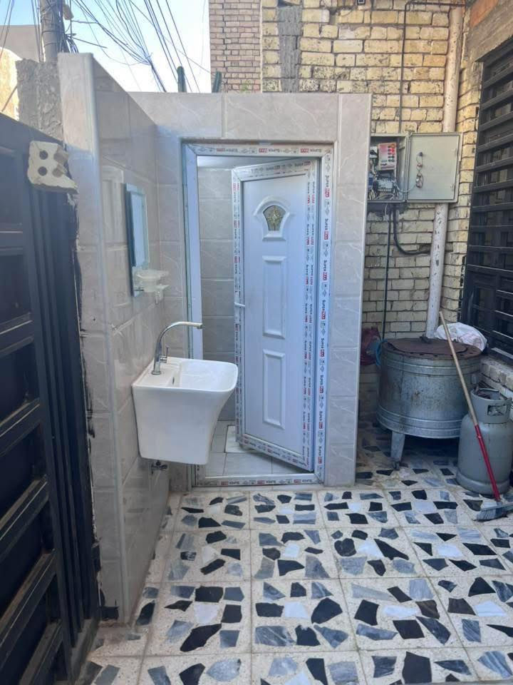 ‏السلام عليكم بيت للبيع بغداد الأمين الثانية سكينة مقاطعة ‫10/2 البيت بناء 25 طابقين شغل درجة أولى  ***********￼@
