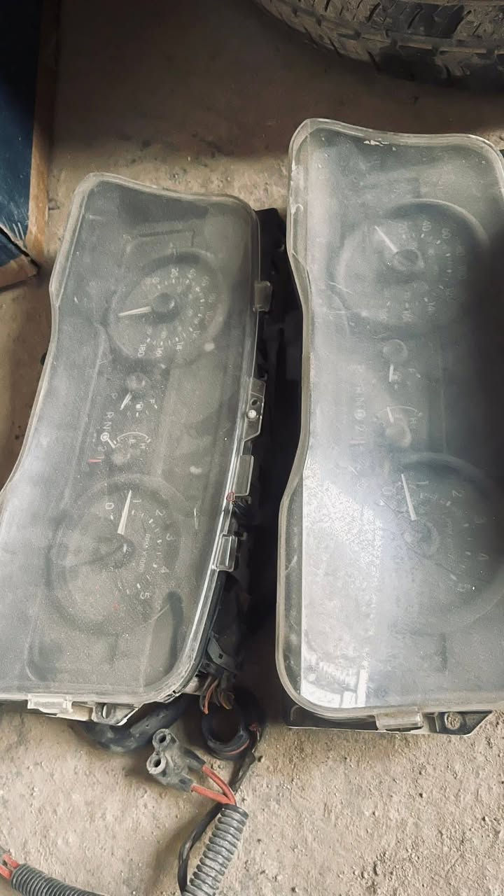 أغراض فورد فكتوريا للتواصل واتساب واتصال***********
