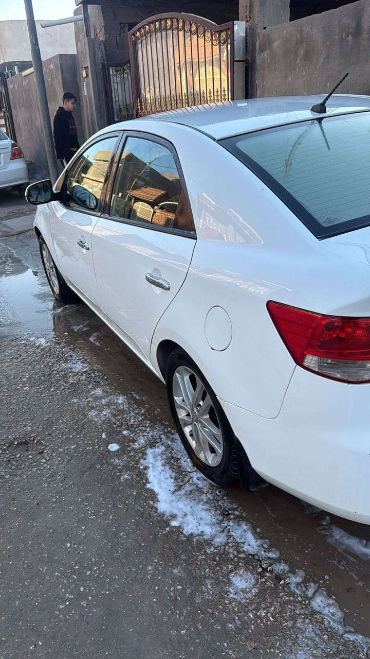 سلام عليكم سيراوتو مودبل 2013
رقم اربيل تريد تحويل وكاله اني حاضر 
ماشيه 205
مكانه بابل ناحيه النيل 
السعر ١٠٥ وبيه مجال 
فول مواصفات عدى الفتحه 
بيه جاملغ وباب رش بدون دواخل 
***********
