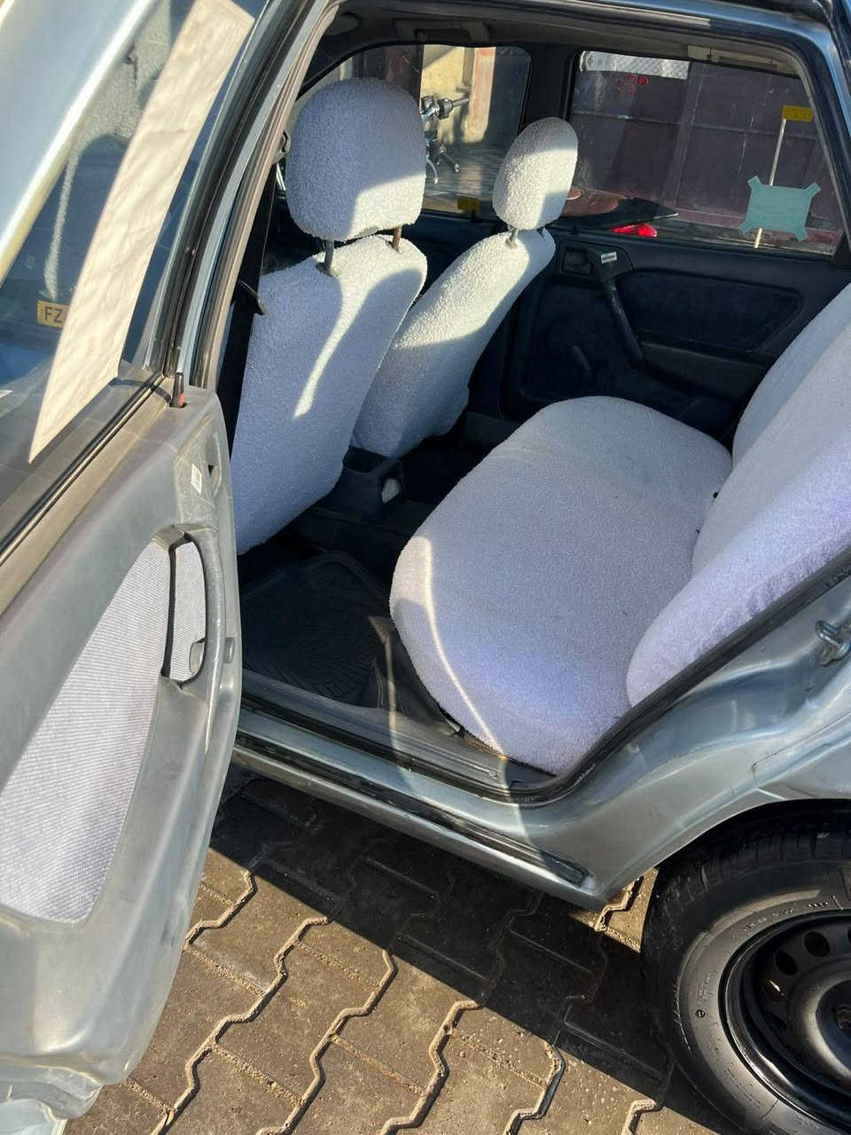 سلام عليكم اوبل فگترا للبيع
موديل١٩٨٩ محرك(2000)
تحويل ثاني يوم ***********
