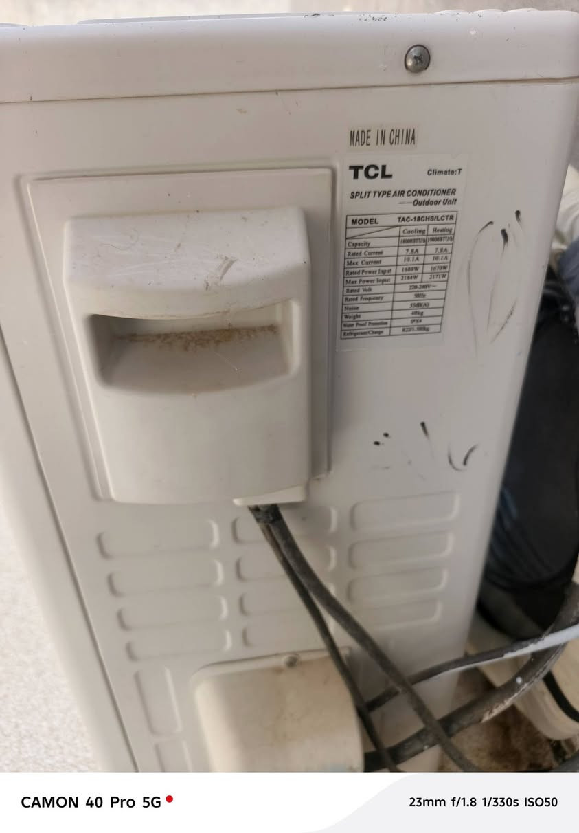 للبيع سبلت  TCL طن ونص أي عيب مابي شغال فول السعر 275 الف
***********
