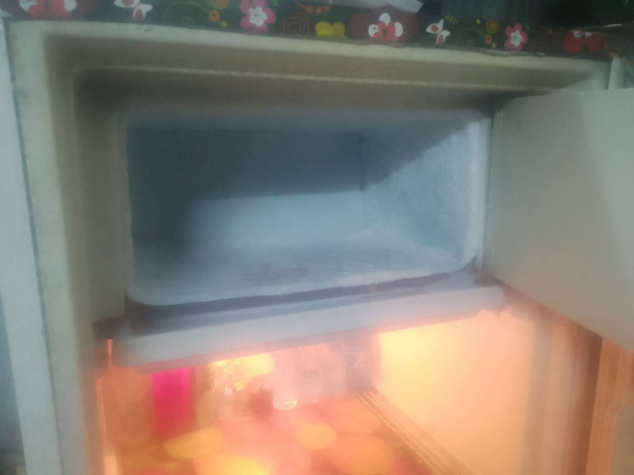 ثلاجة كونكرد القديم للبيع السعر 100العنوان موصل باب جديدقرب صيدلية الغانم***********
