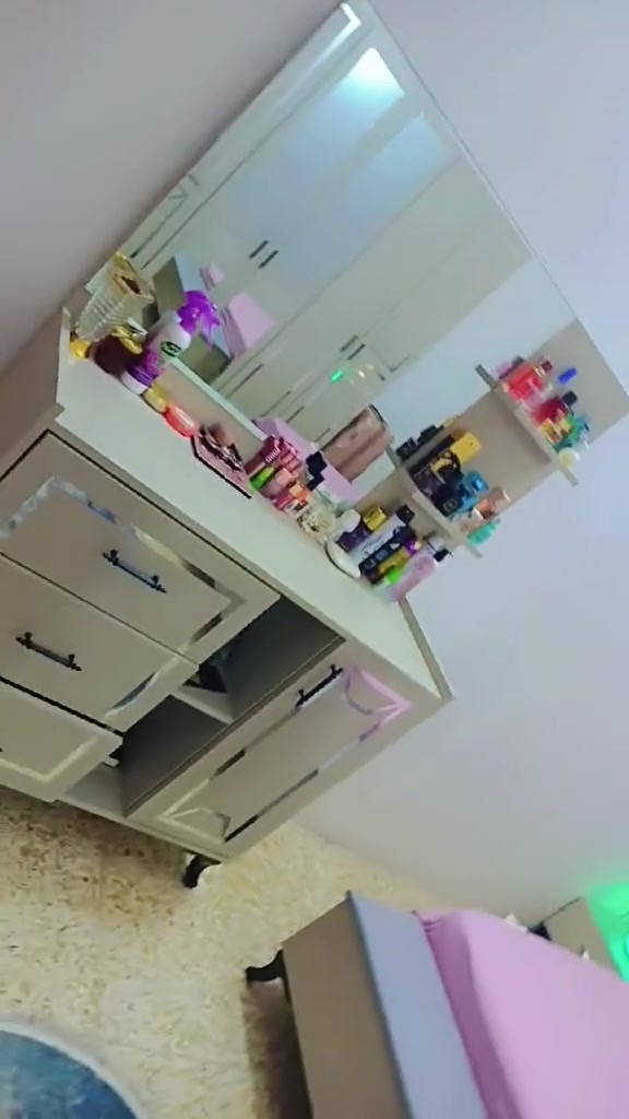 السلام عليكم غرفه اخت جديده كلش نضيفه  ٩ قطع نريده ٦٥٠ هيه ودوشك


**إذا كنت صاحب هذا الإعلان وتريد حذفه لأي سبب، رجاءا أرسل رسالة إلى الدعم الفني**