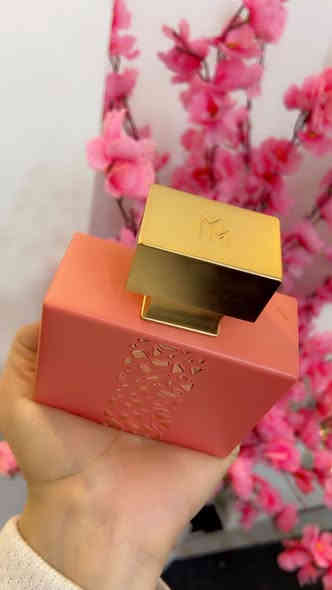 السلام عليكم عطر ميكاليف مستعمل اشتريته ب300 مرشوش منه الله لا يكذبني ٢٠ رشه للبيع ب٢٥٠ للتواصل ***********
