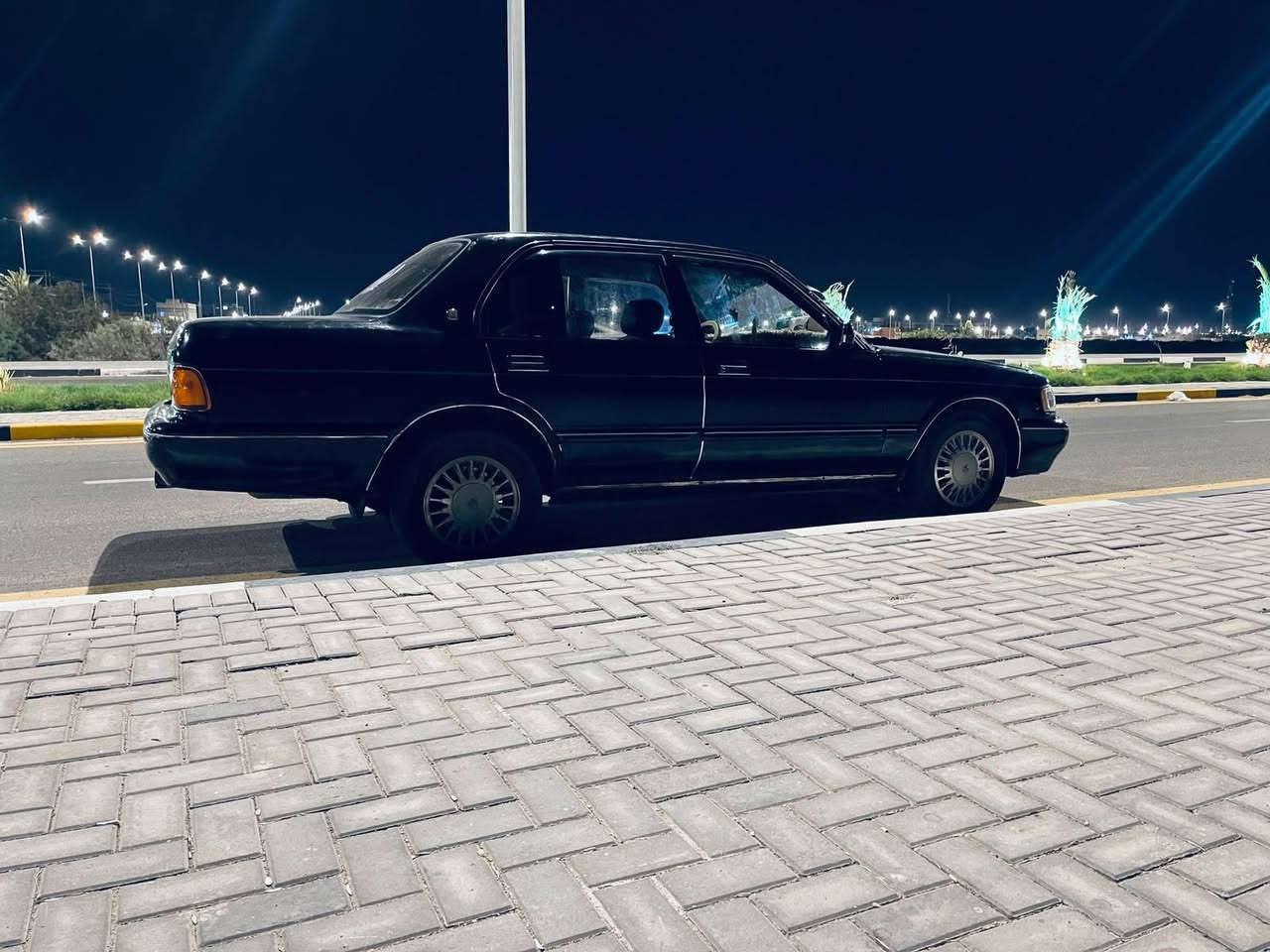 السلام عليكم
ارنب جناز طويل ايسر ابلاد لون اسود موديل 1993 مكفول من العيب الشرعي لاضربه ولا كصه ورقم انكليزي بااسمي سنويه جديده هزه جديده  كير ومحرك مكفولات حداديه حلوه تخم تاير السياره نقصها كمبريسر تبريد فقط السعر 75 وبيها مجال قليل رقم الهاتف *********** بيع فقط

