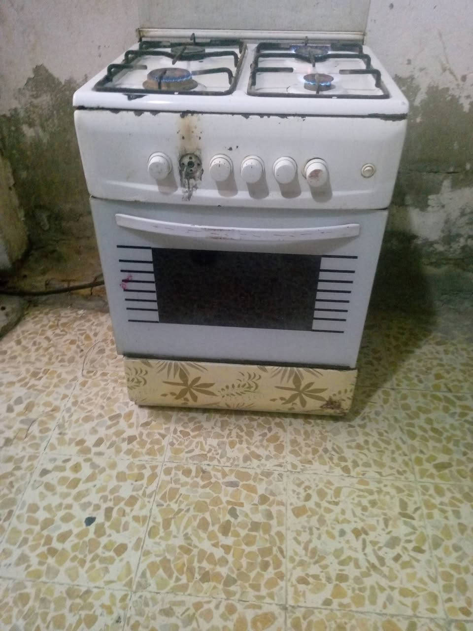 طباخ للبيع بس عين وحده مشتغل الباقي كله شغاله السعر٤٠


**إذا كنت صاحب هذا الإعلان وتريد حذفه لأي سبب، رجاءا أرسل رسالة إلى الدعم الفني**