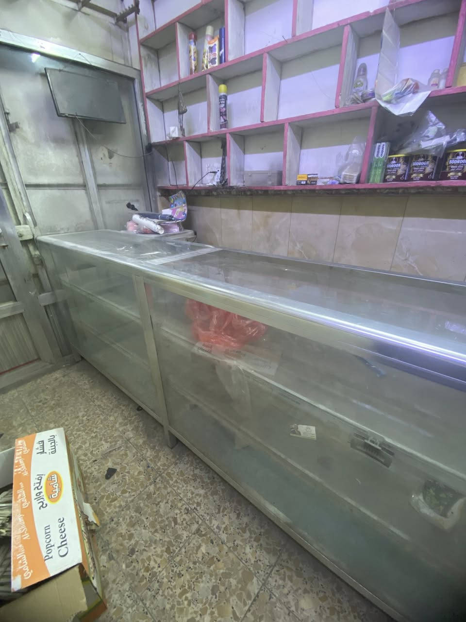 جام خانة زجاج تفصال خاص 
طولها مترين ونصف 
مكانها الشعلة


**إذا كنت صاحب هذا الإعلان وتريد حذفه لأي سبب، رجاءا أرسل رسالة إلى الدعم الفني**